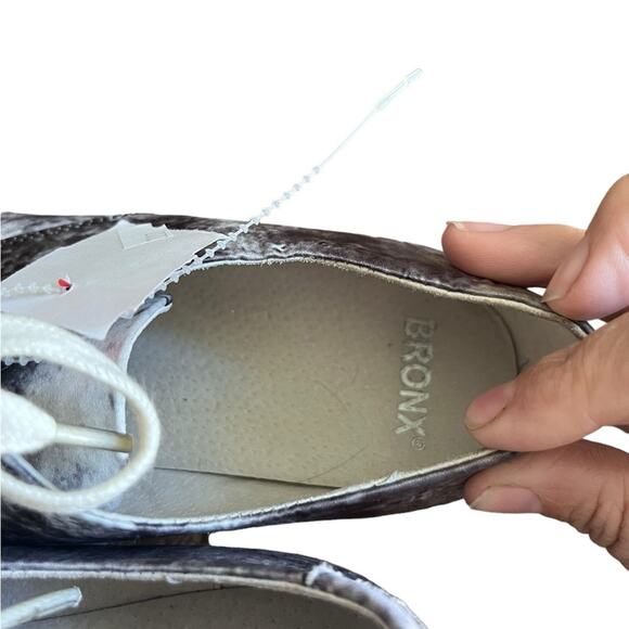 NWT! BRONX Womens Neon Trees Lace up Oxford - Picture 6 of 6